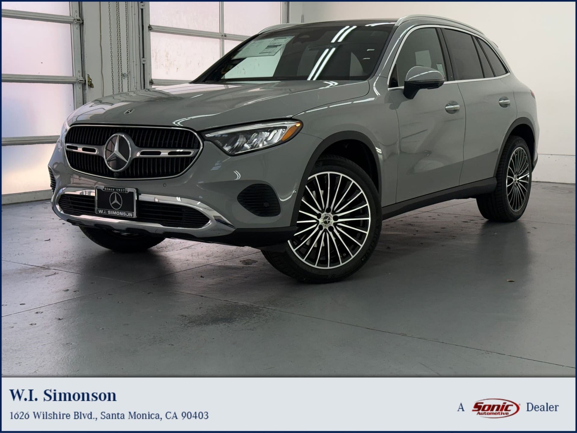 2027 Mercedes-Benz GLC GLC 300 — photo 1 of 33