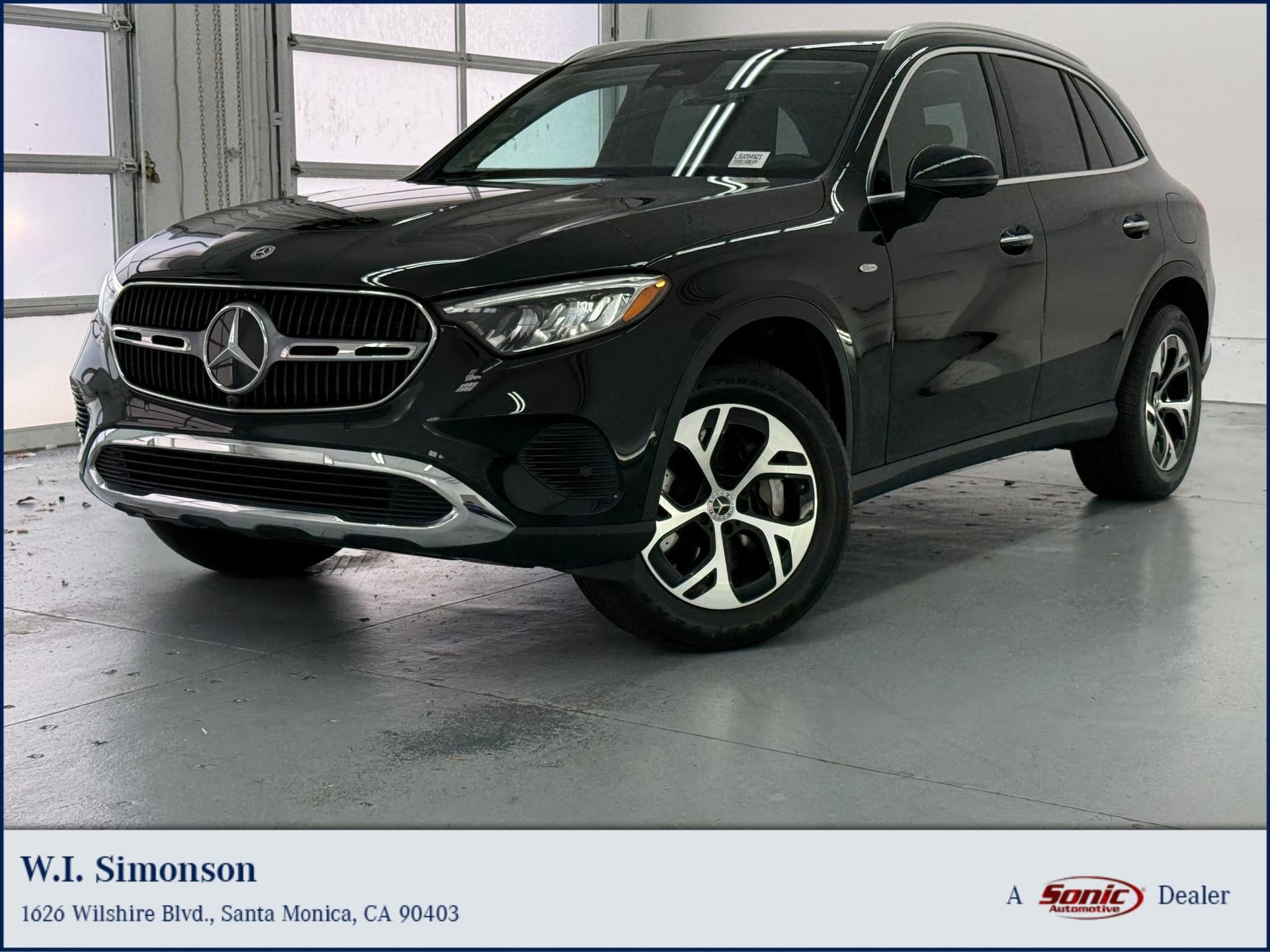 2025 Mercedes-Benz GLC GLC 350e — photo 1 of 31