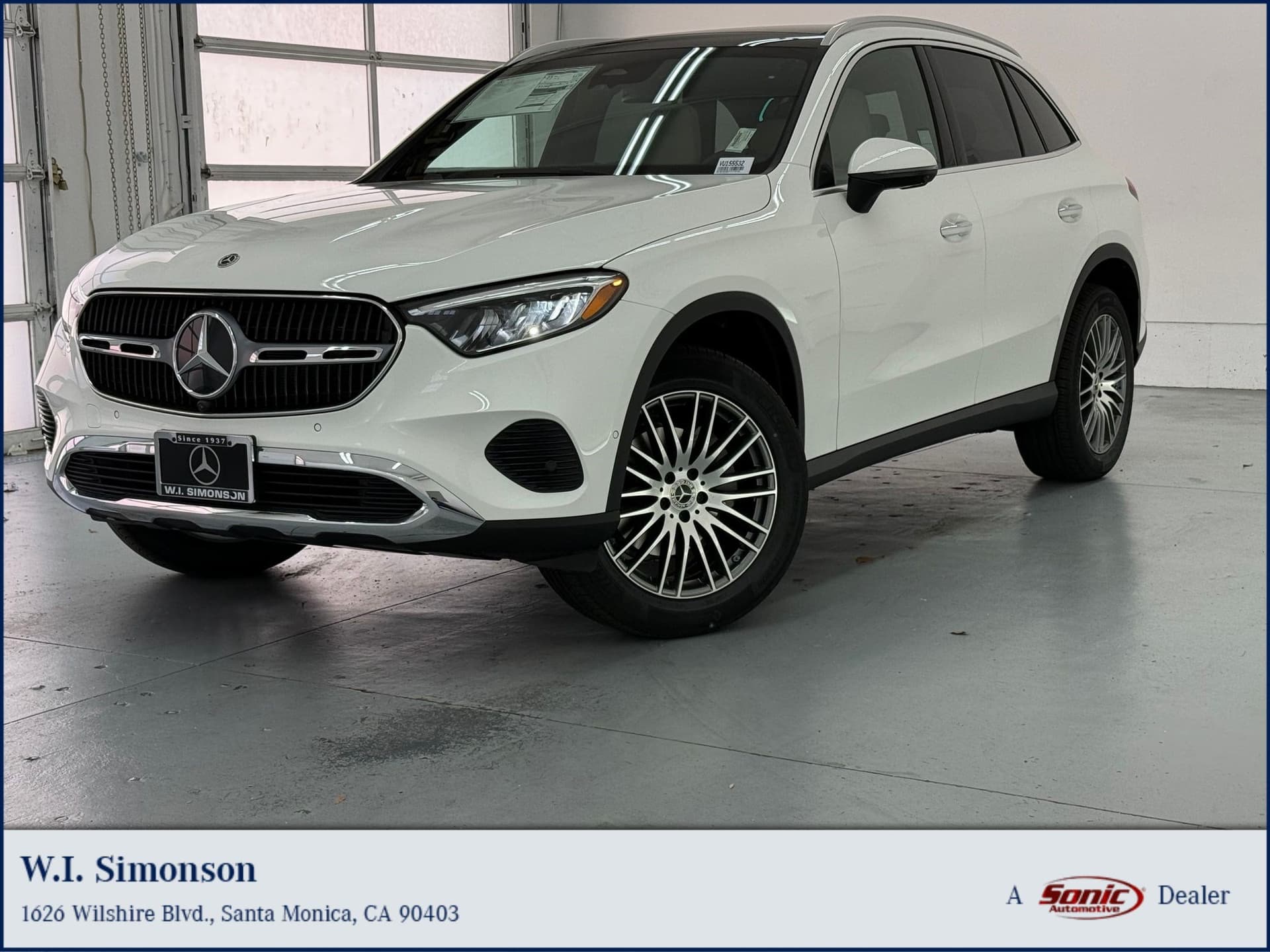 2027 Mercedes-Benz GLC GLC 300 — photo 1 of 33