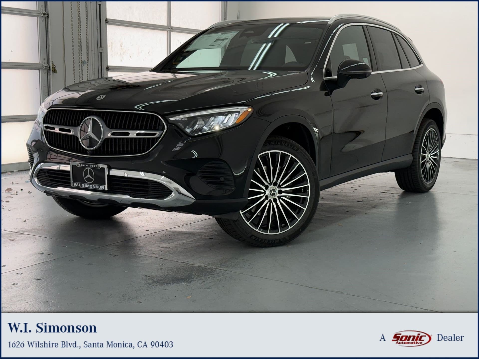 2027 Mercedes-Benz GLC GLC 300 — photo 1 of 33