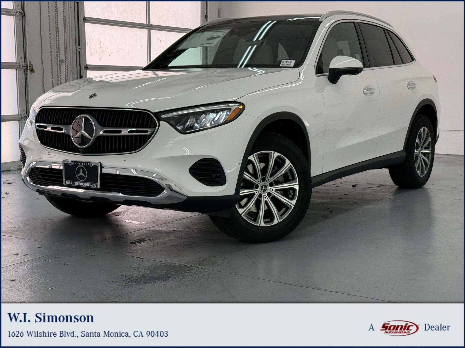2027 Mercedes-Benz GLC GLC 300 — photo 1 of 33