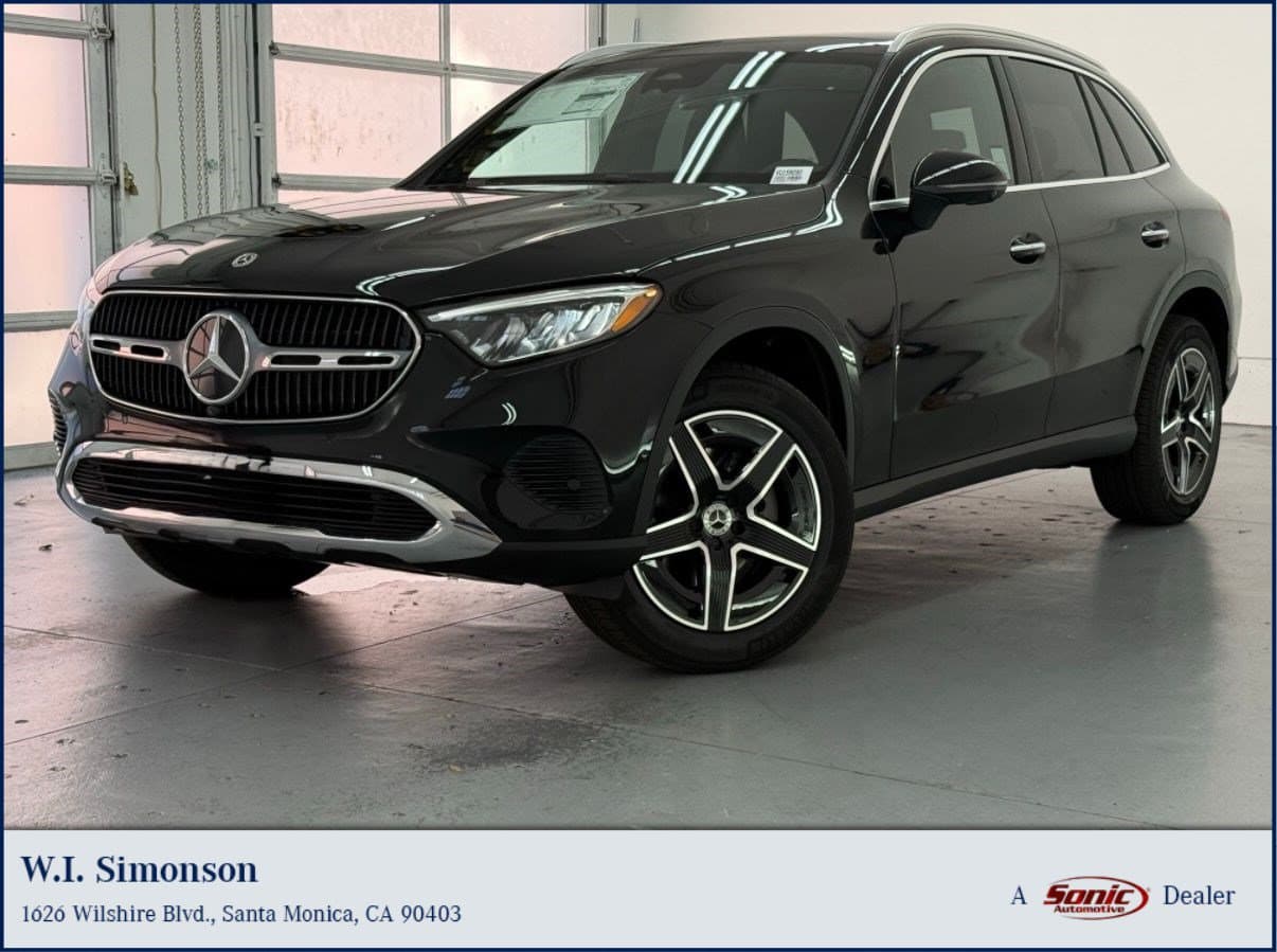 2027 Mercedes-Benz GLC GLC 300 — photo 1 of 33