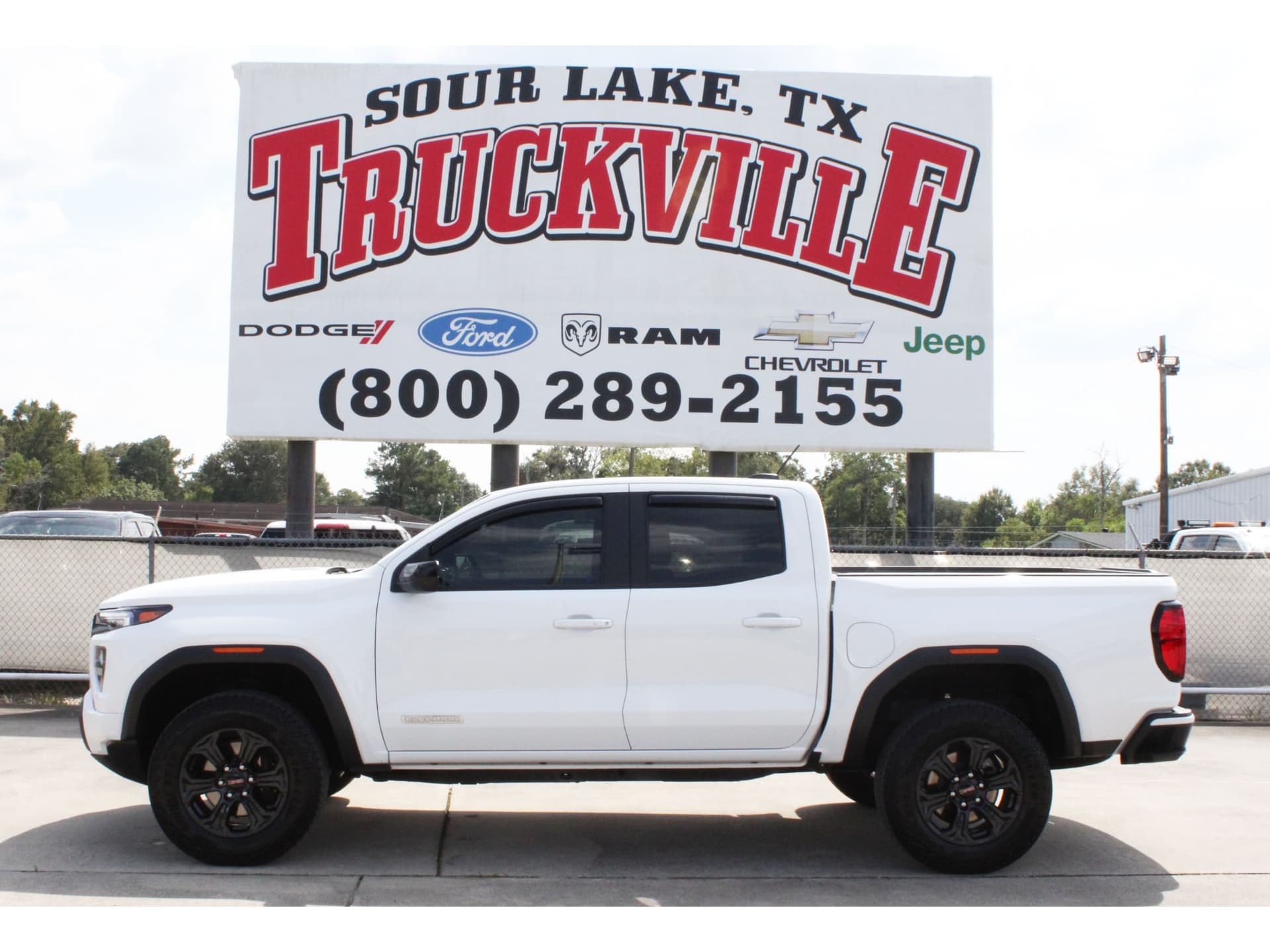 2024 GMC Canyon 2WD Elevation — photo 1 of 20