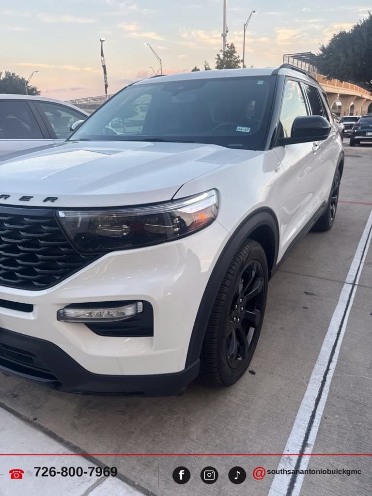 2024 Ford Explorer ST-Line — photo 1 of 7