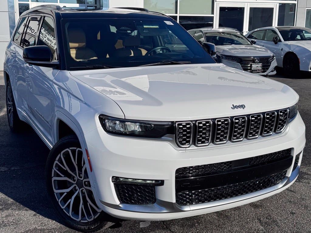 2022 Jeep Grand Cherokee Summit — photo 1 of 28