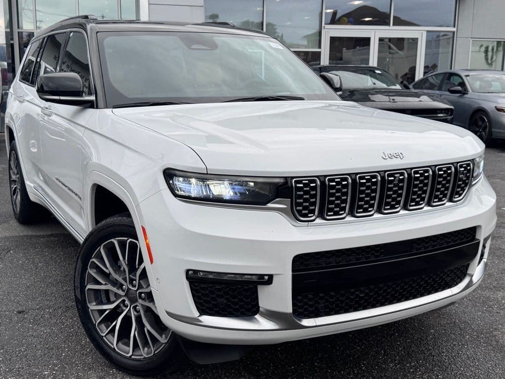 2024 Jeep Grand Cherokee L Summit — photo 1 of 28