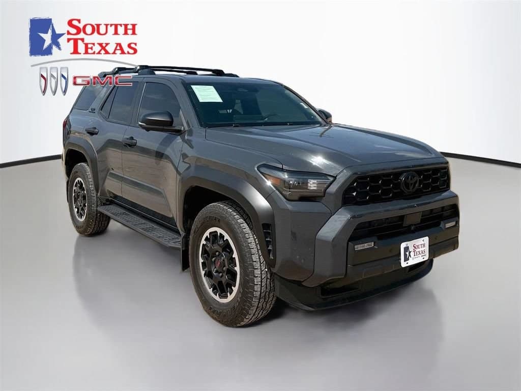 2025 Toyota 4Runner SR5 — photo 1 of 26