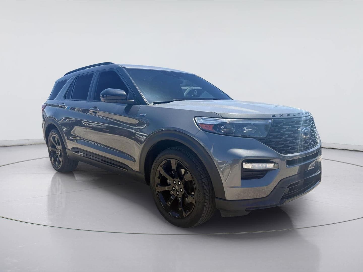 2023 Ford Explorer ST-Line — photo 1 of 19