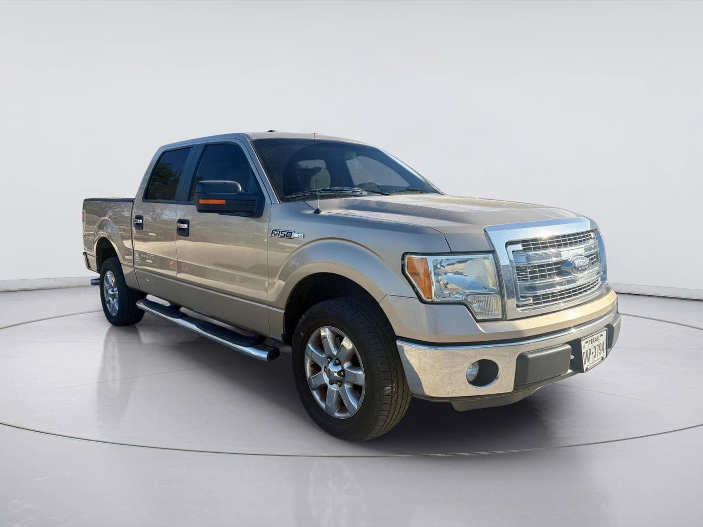 2014 Ford F-150 XLT — photo 1 of 15