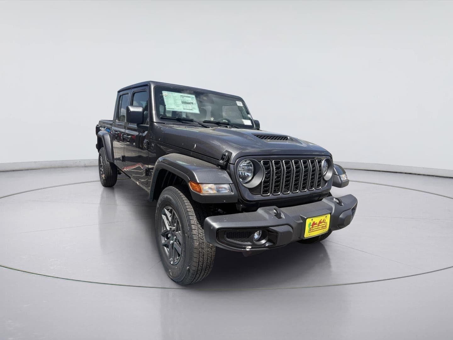 2025 Jeep Gladiator Sport S — photo 1 of 16
