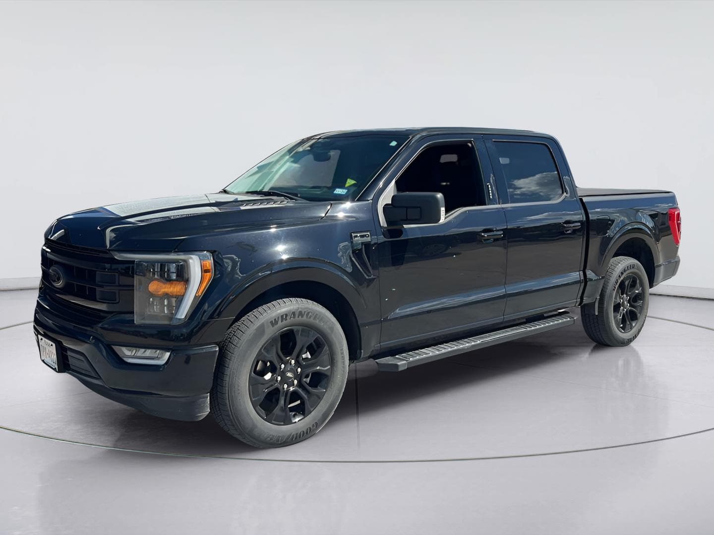 2023 Ford F-150 XLT — photo 1 of 3