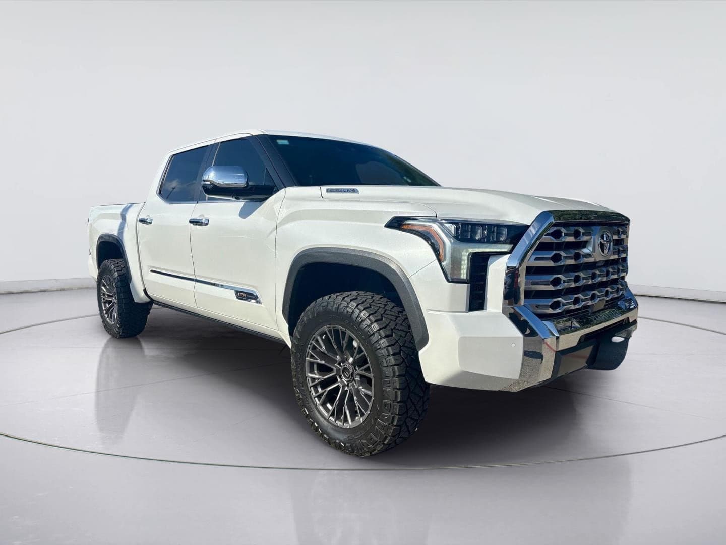 2025 Toyota Tundra 4WD Base — photo 1 of 31