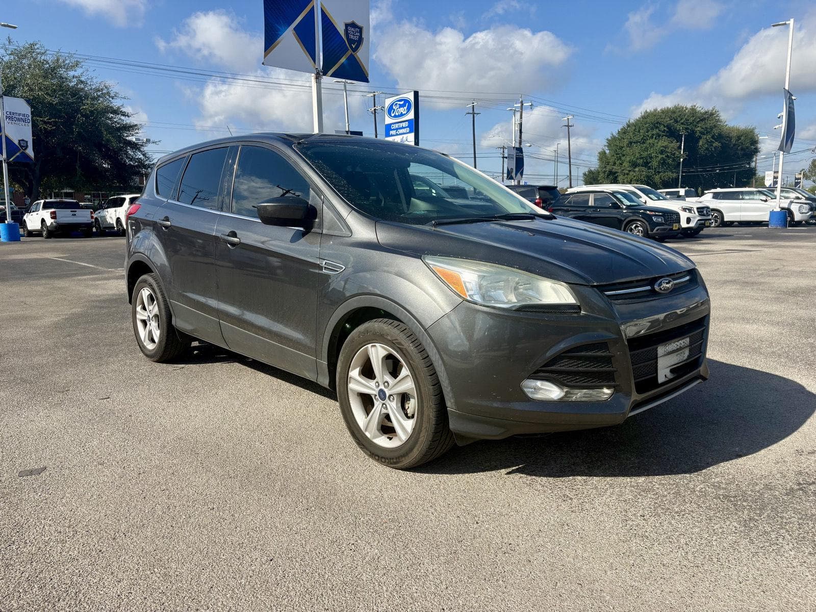 2015 Ford Escape SE — photo 1 of 18