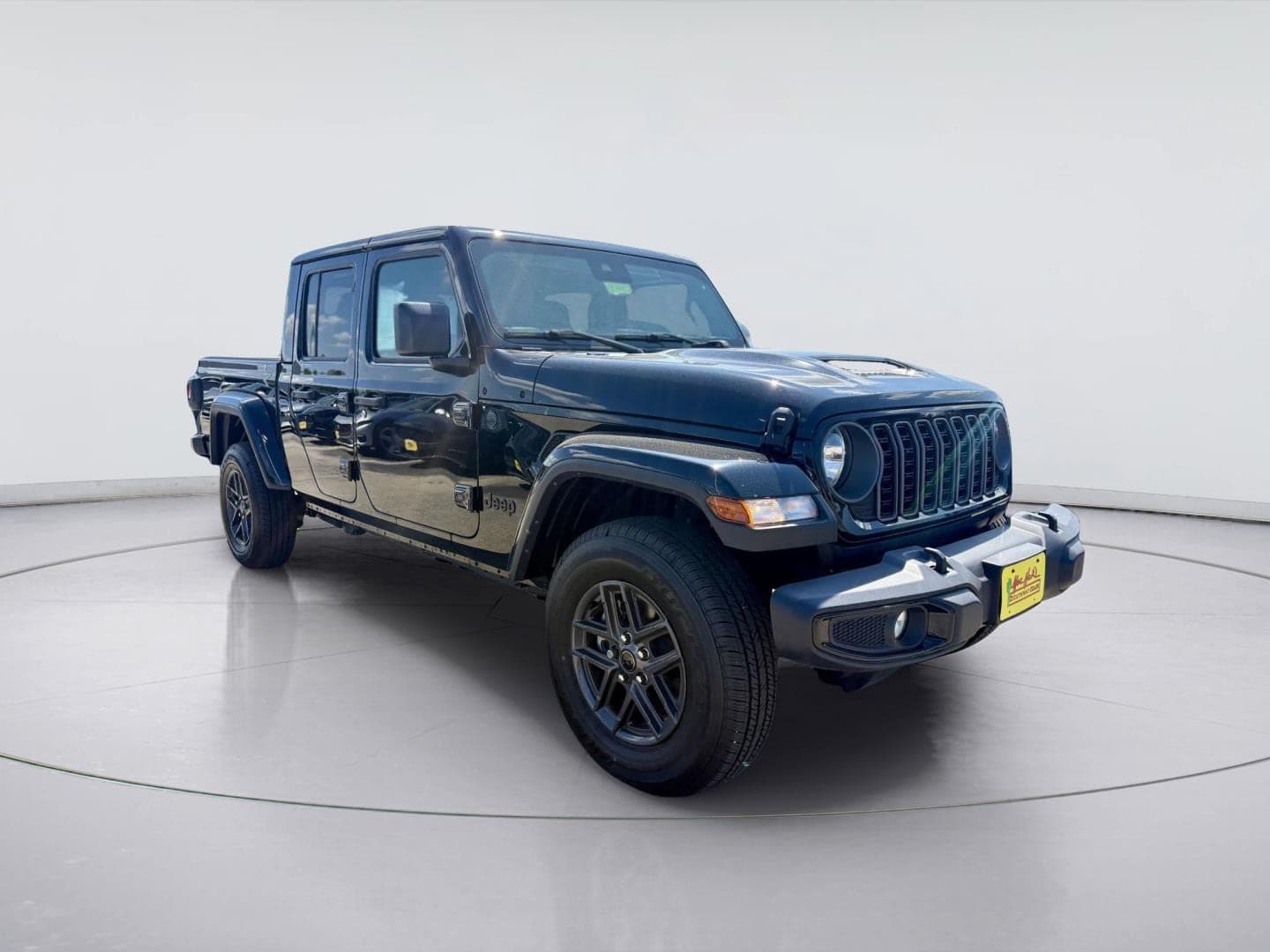 2025 Jeep Gladiator Sport S — photo 1 of 21