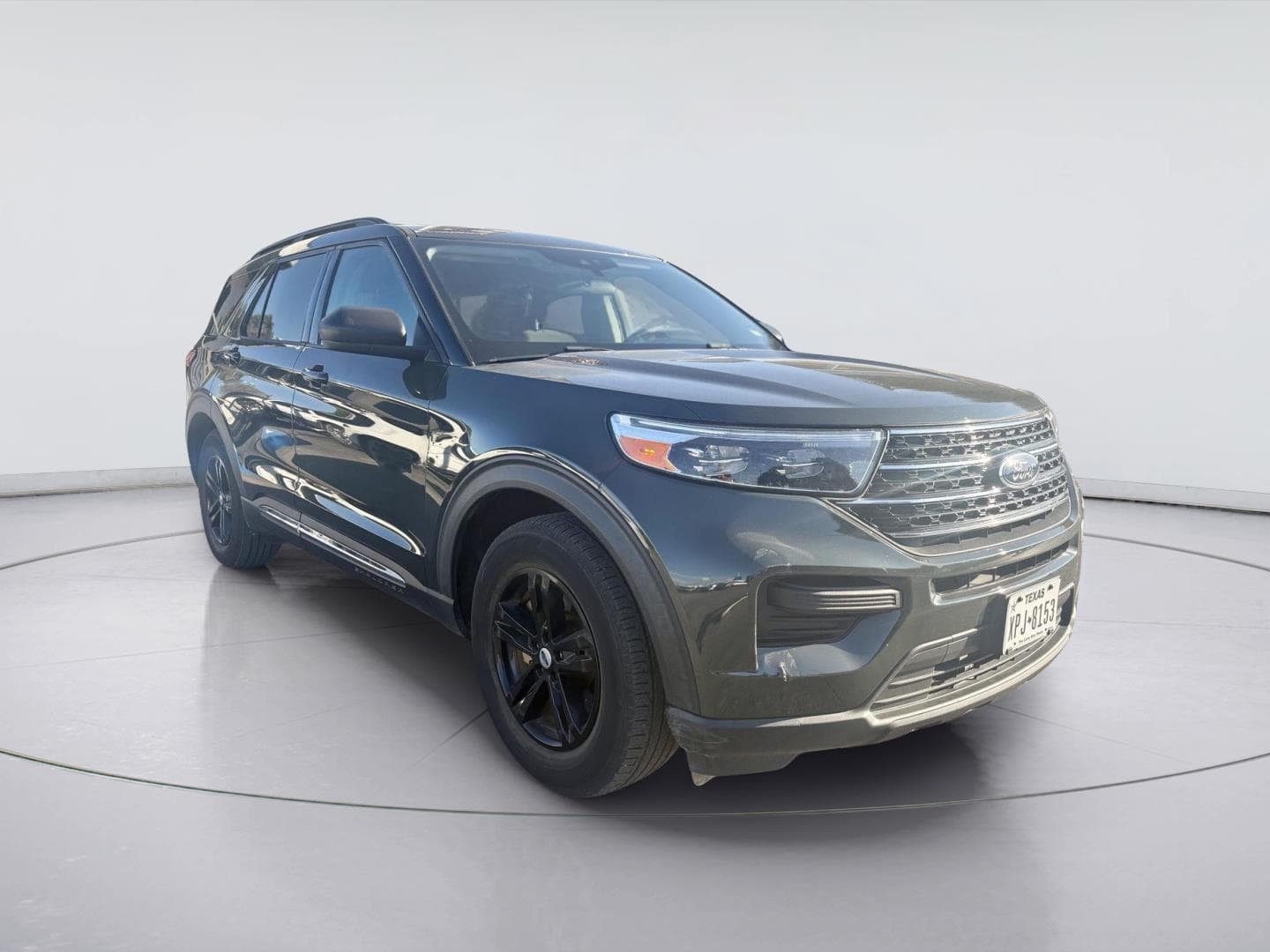 2024 Ford Explorer XLT — photo 1 of 17
