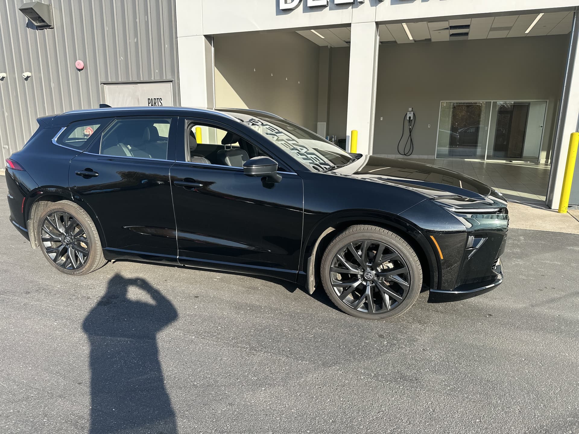 2025 Toyota Crown Signia Base — photo 1 of 24