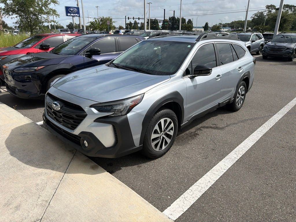2024 Subaru Outback Premium — photo 1 of 3