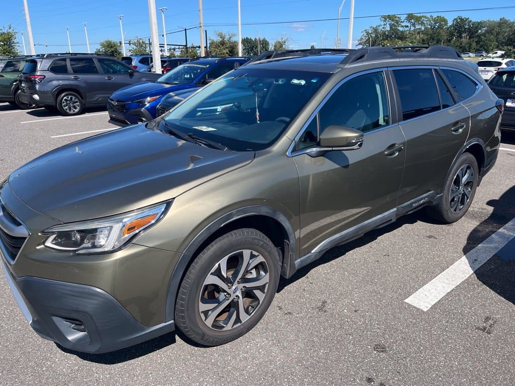 2022 Subaru Outback Limited — photo 1 of 3