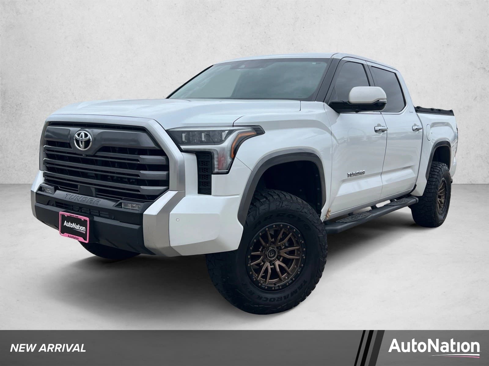2024 Toyota Tundra 4WD Limited — photo 1 of 29