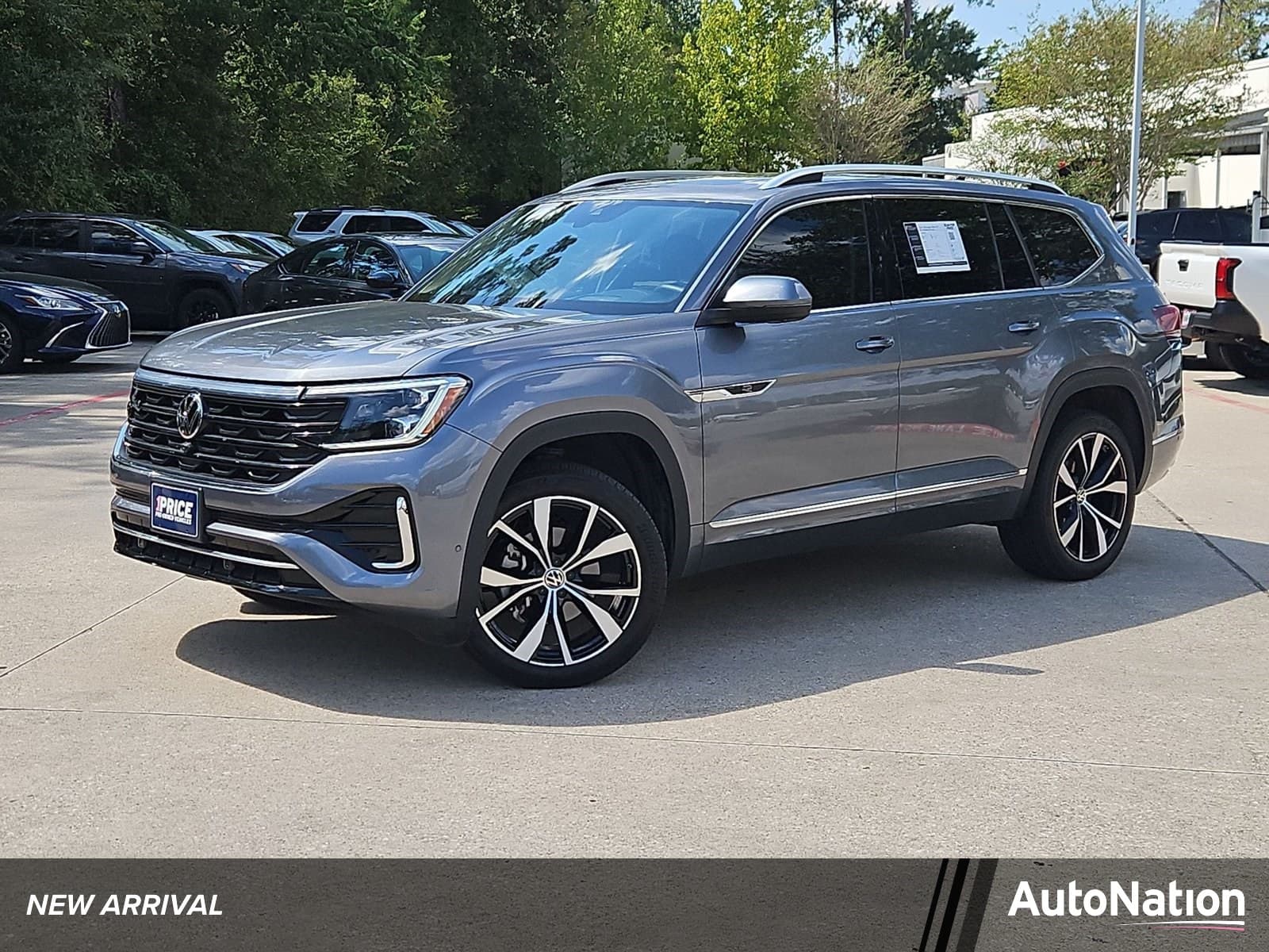 2024 Volkswagen Atlas 2.0T SEL Premium R-Line — photo 1 of 25