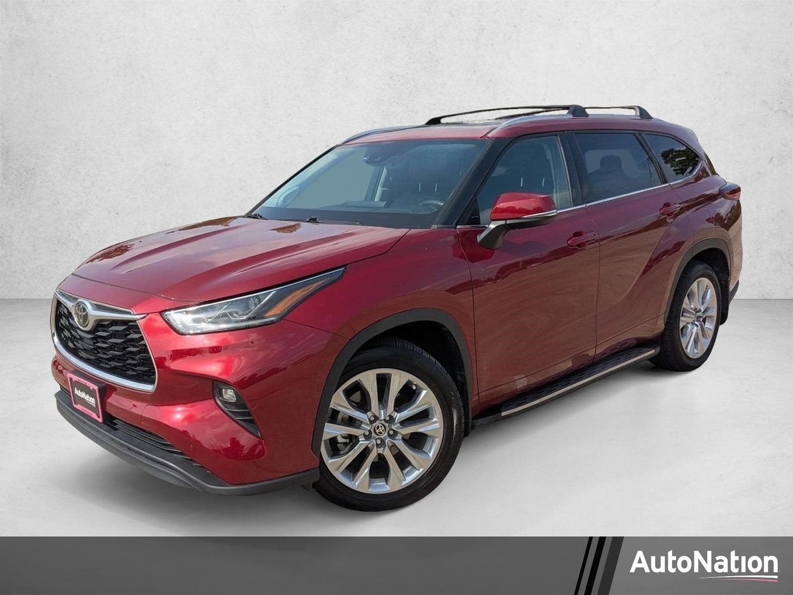 2023 Toyota Highlander Limited — photo 1 of 19