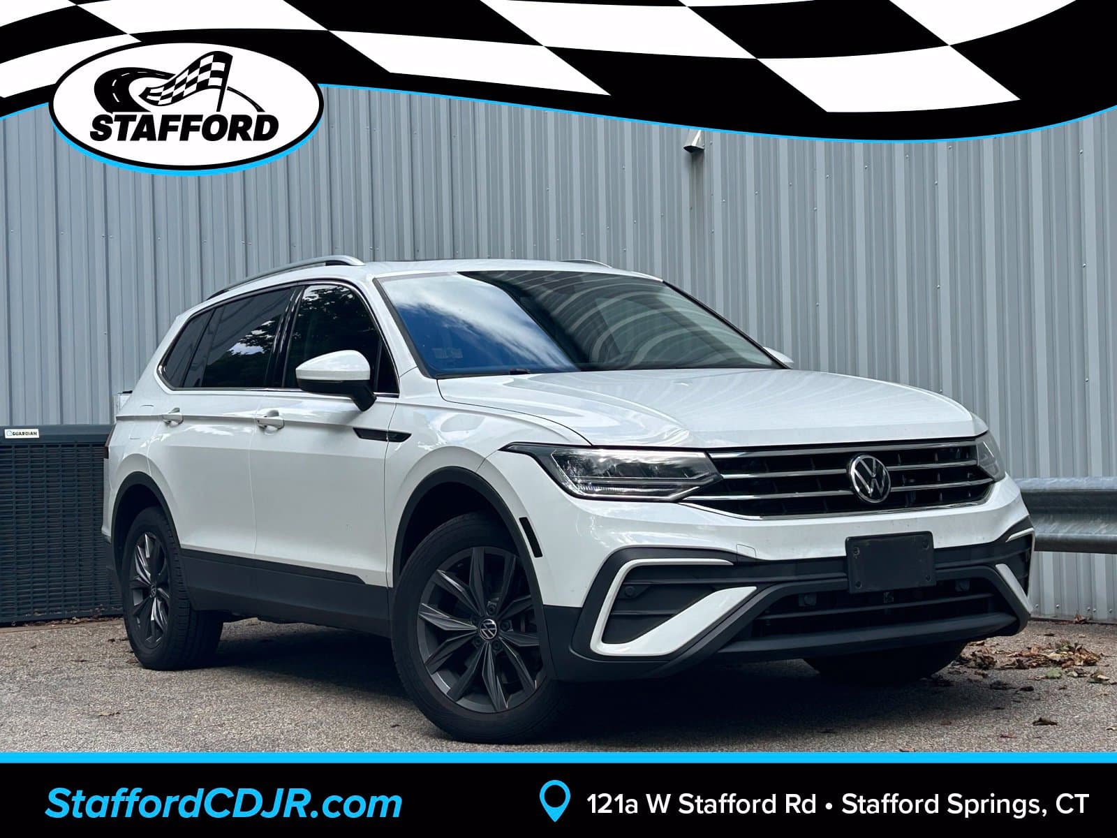 2022 Volkswagen Tiguan SE — photo 1 of 20