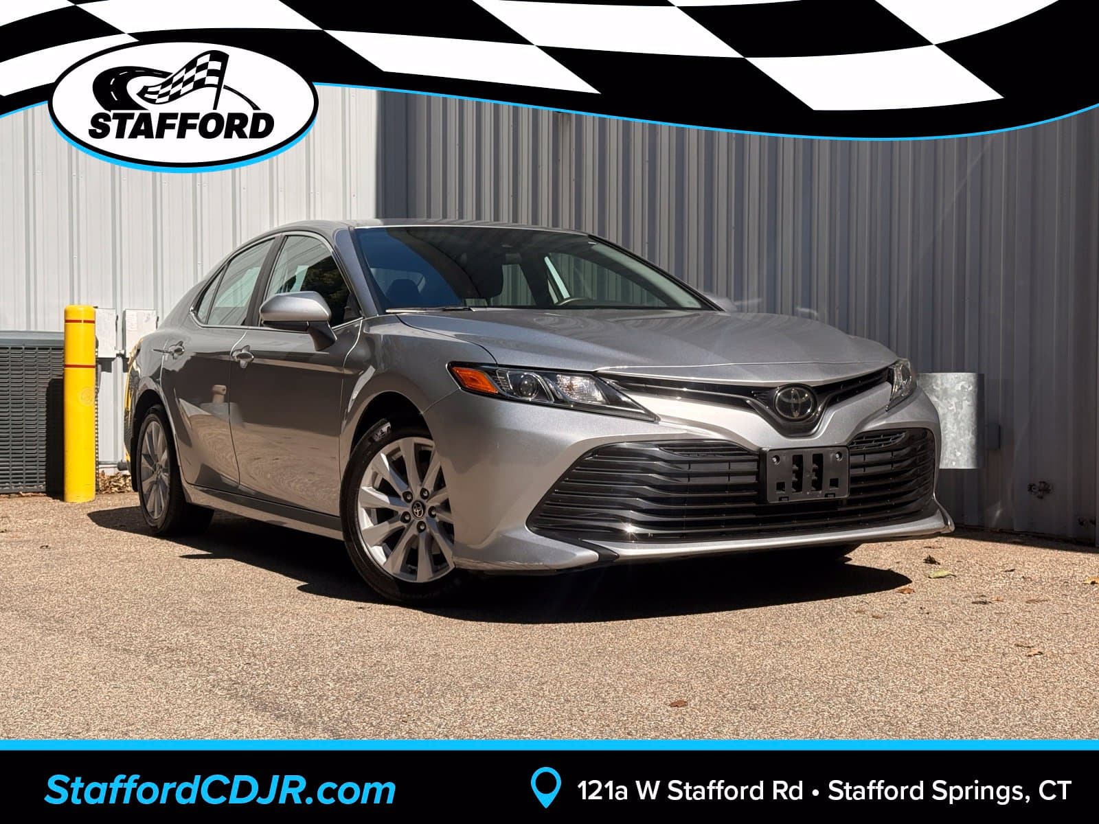 2020 Toyota Camry LE — photo 1 of 16