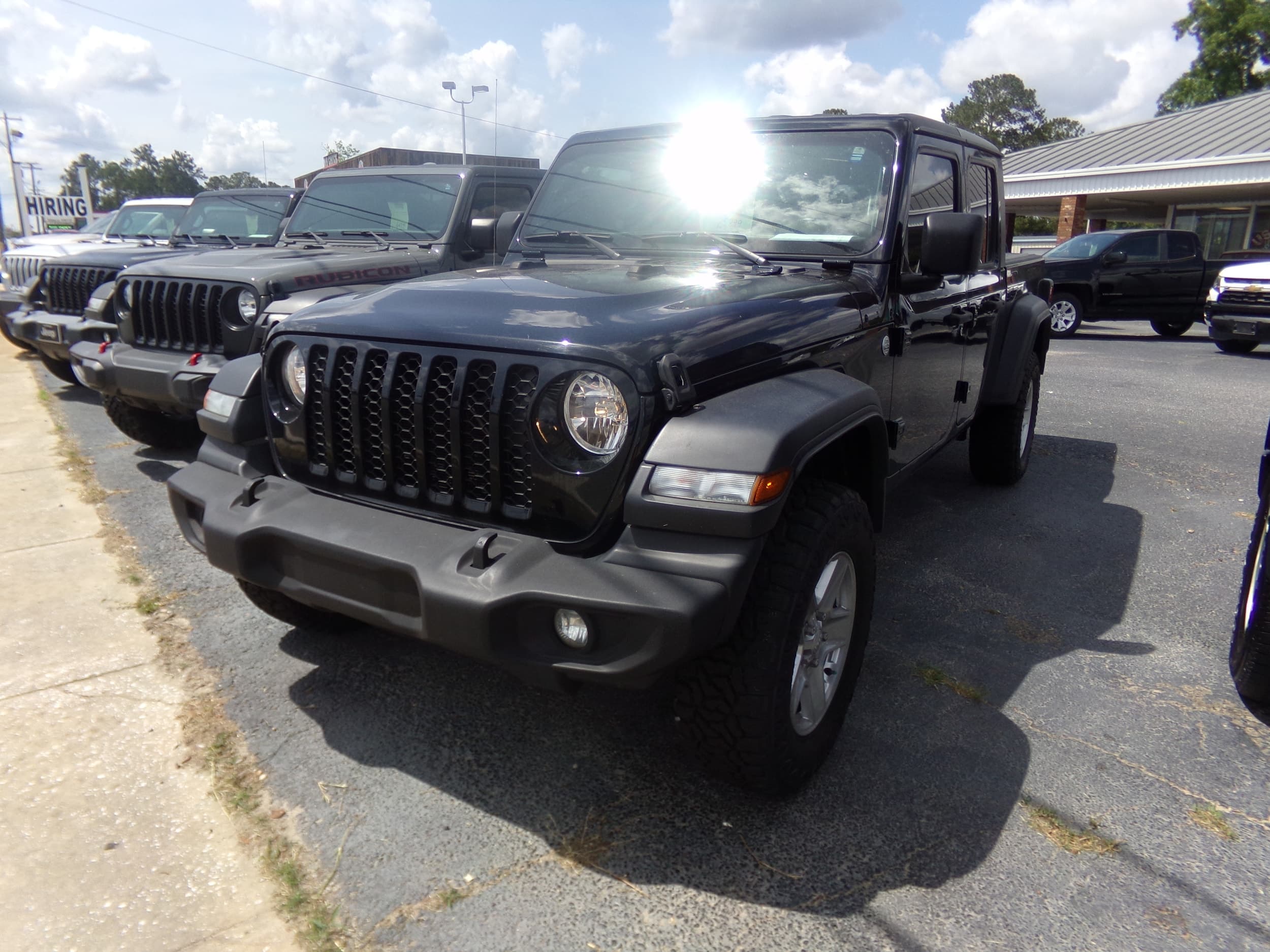 Foto de 2020 Jeep Gladiator Sport S