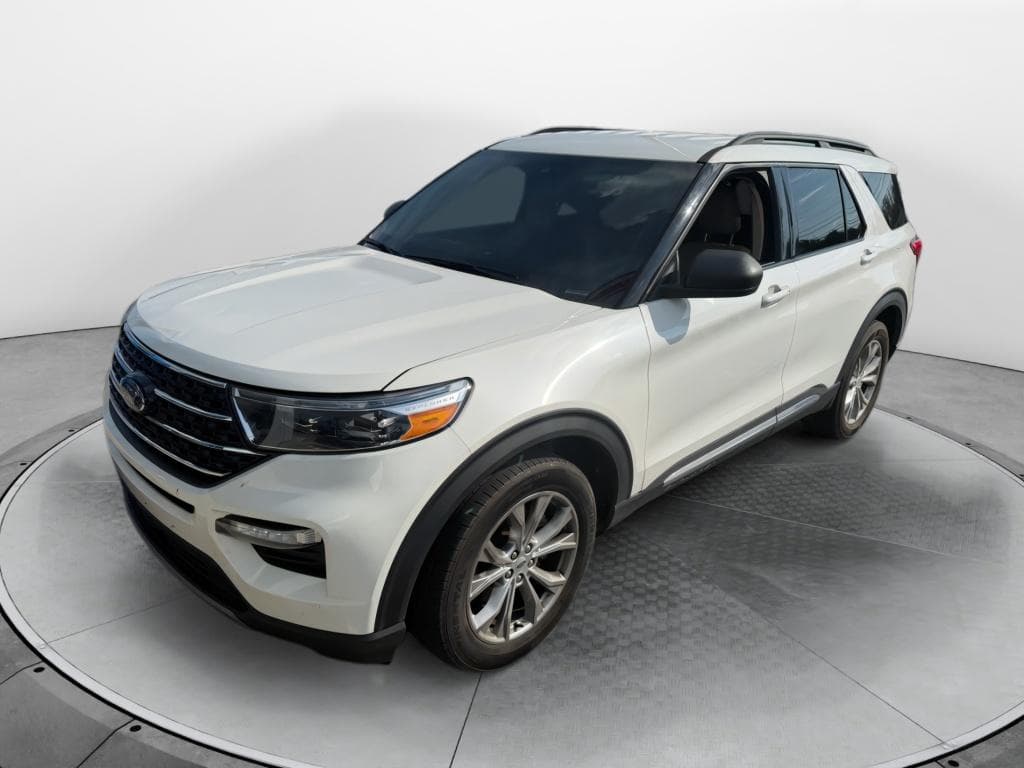 2020 Ford Explorer XLT — photo 1 of 10