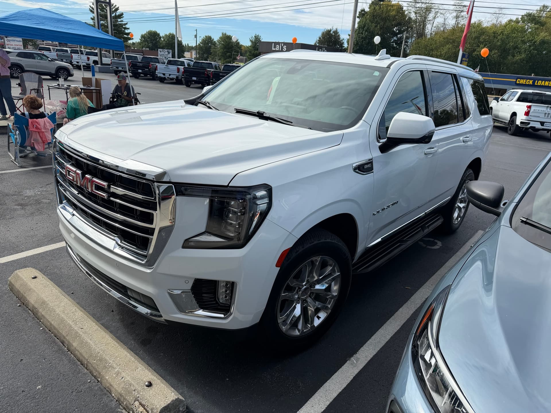 2022 GMC Yukon SLT — photo 1 of 8