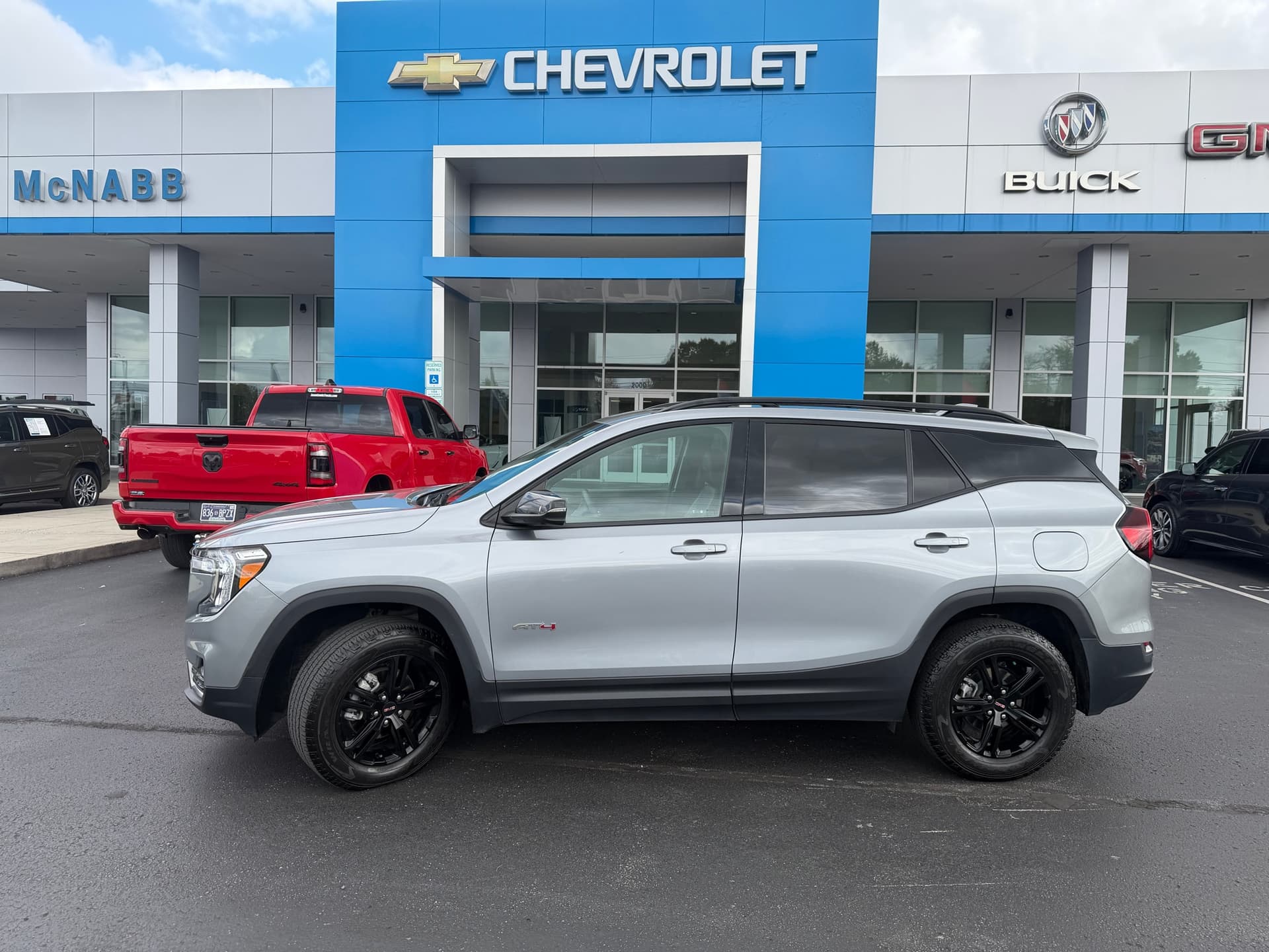 2024 GMC Terrain AT4 — photo 1 of 10