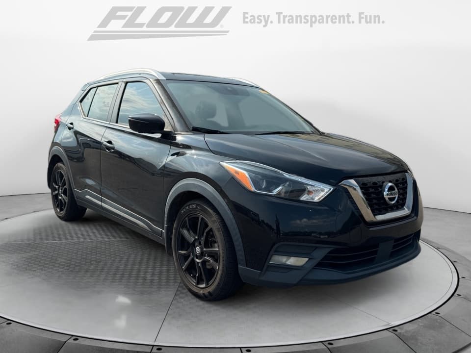 2020 Nissan Kicks SR — photo 1 of 12