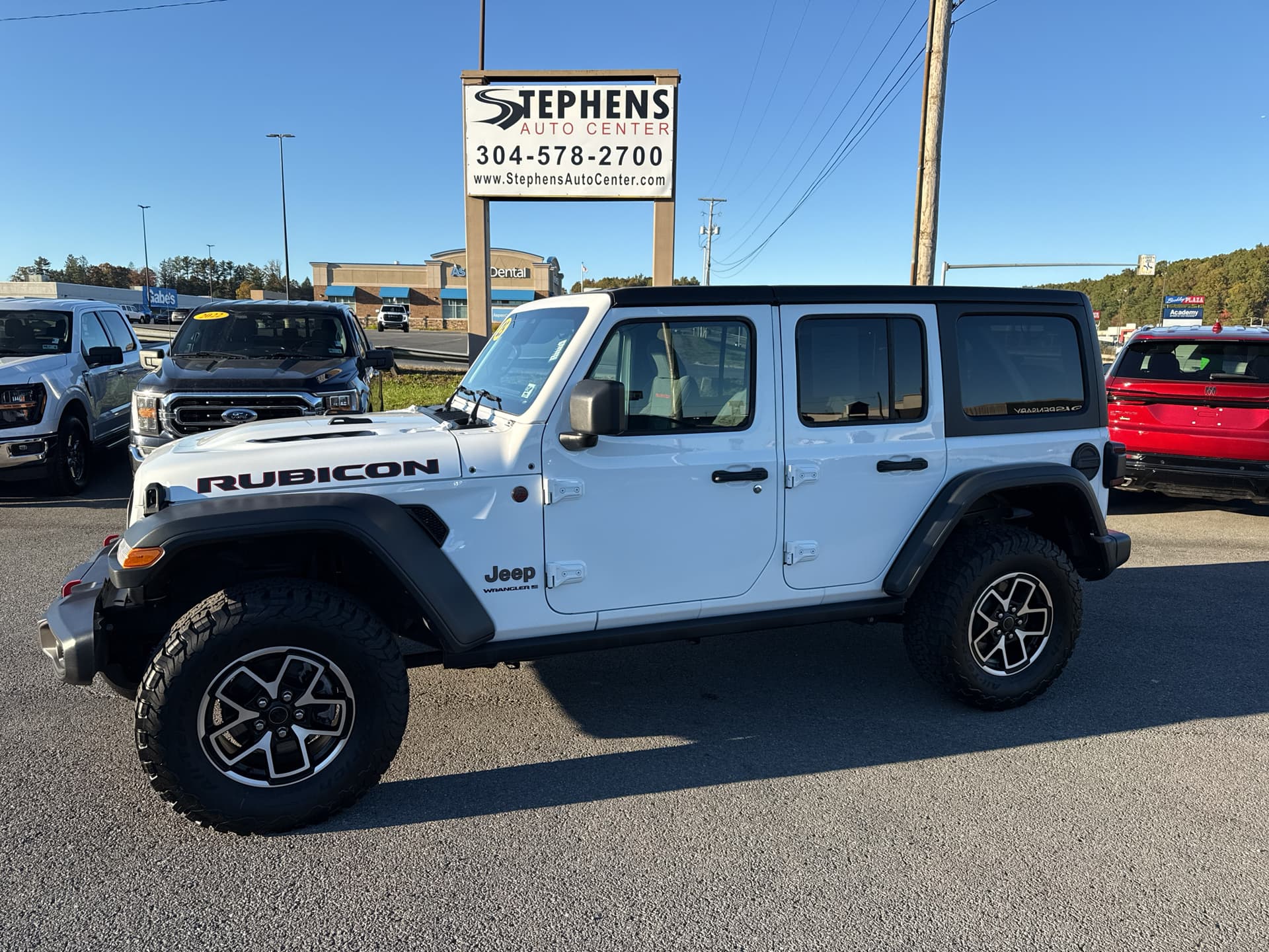 2025 Jeep Wrangler Rubicon — photo 1 of 18
