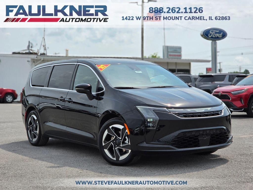 2027 Chrysler Pacifica LIMITED — photo 1 of 53