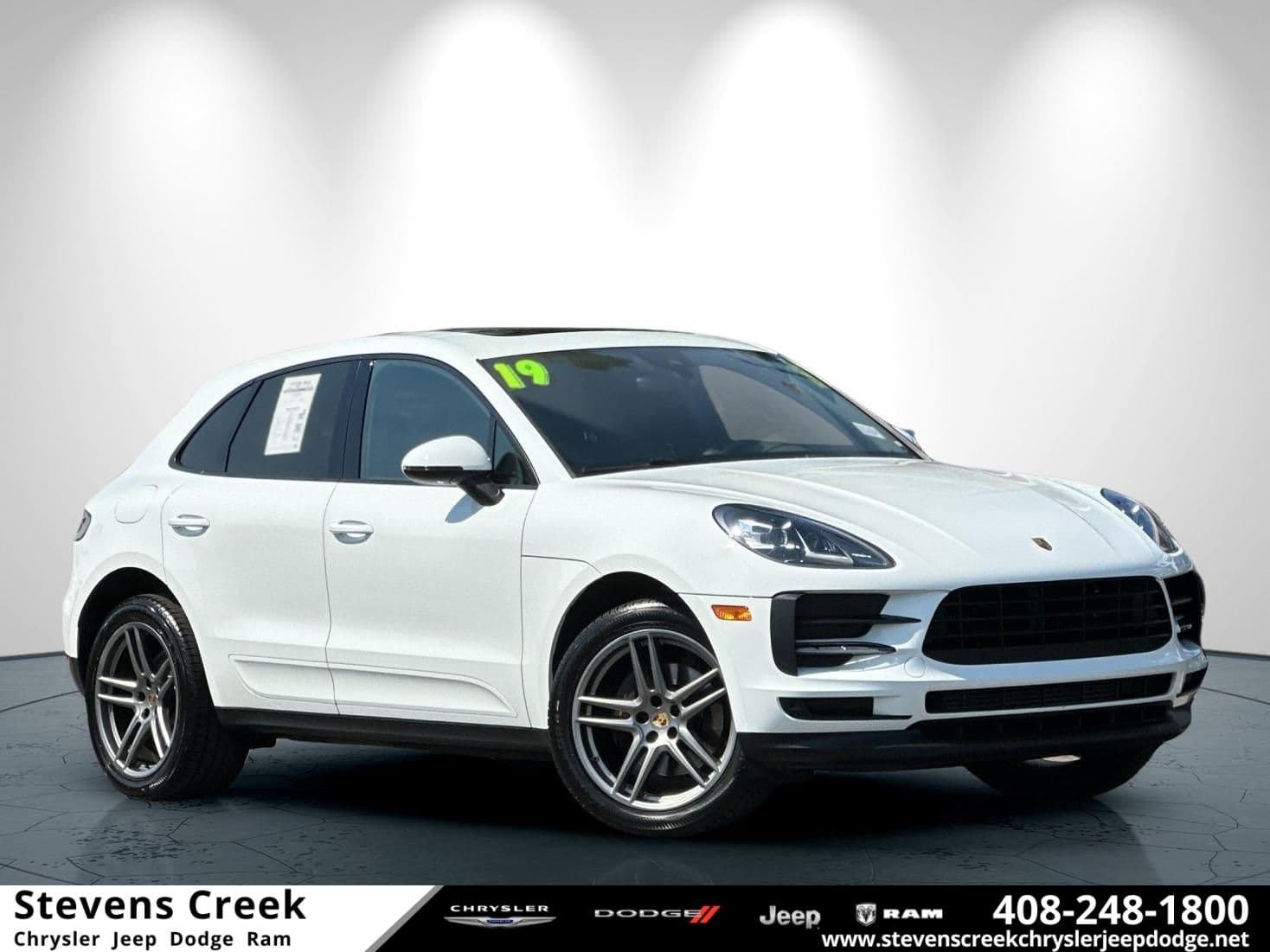 2019 Porsche Macan Base — photo 1 of 29