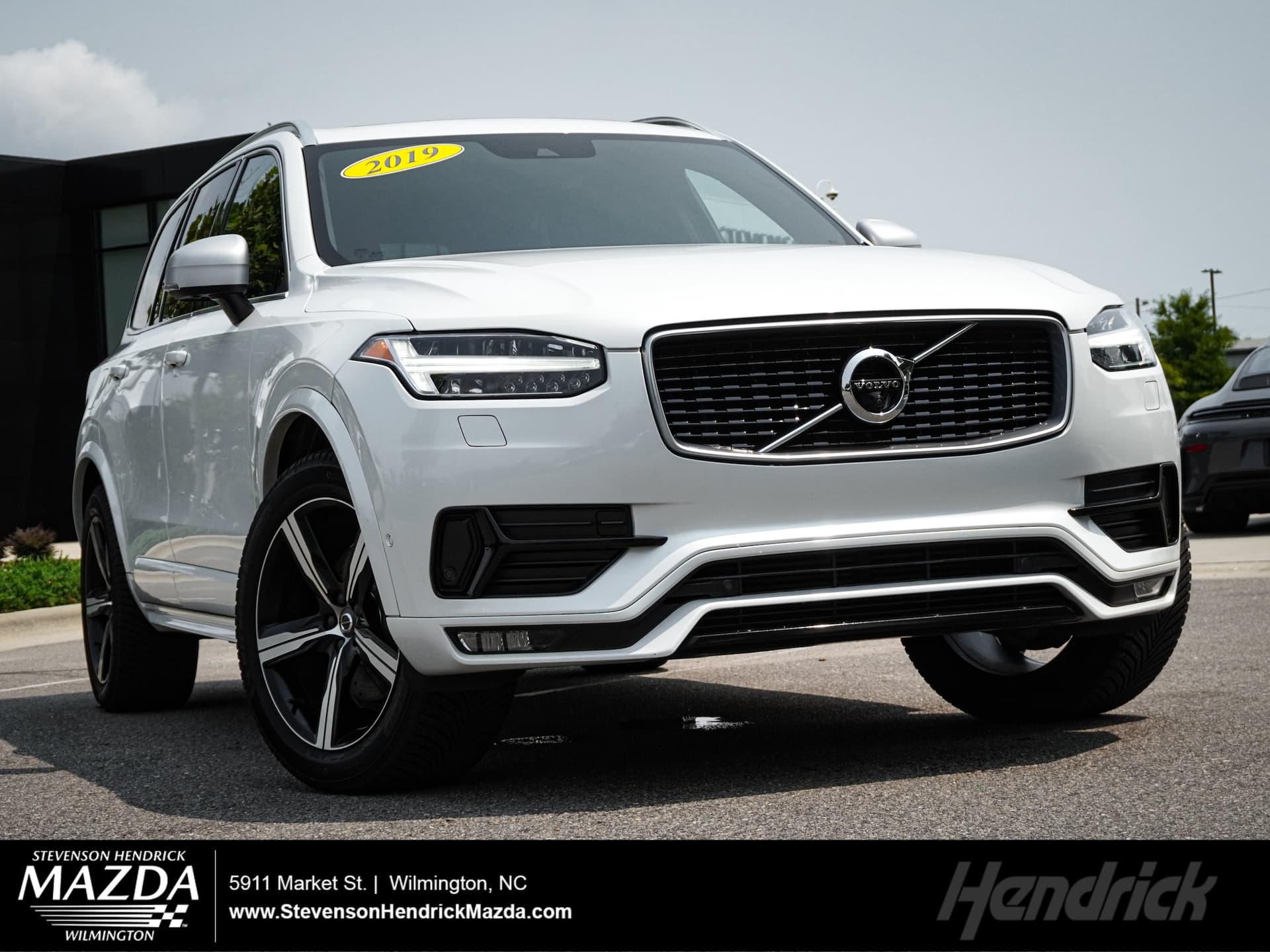2019 Volvo XC90 R-Design — photo 1 of 39