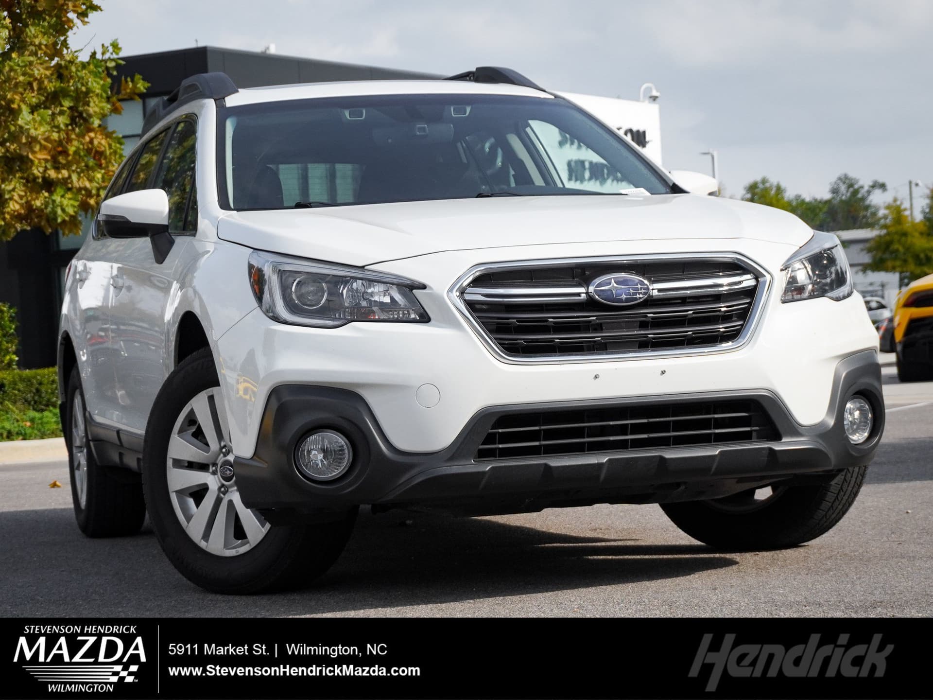 2018 Subaru Outback Premium — photo 1 of 36