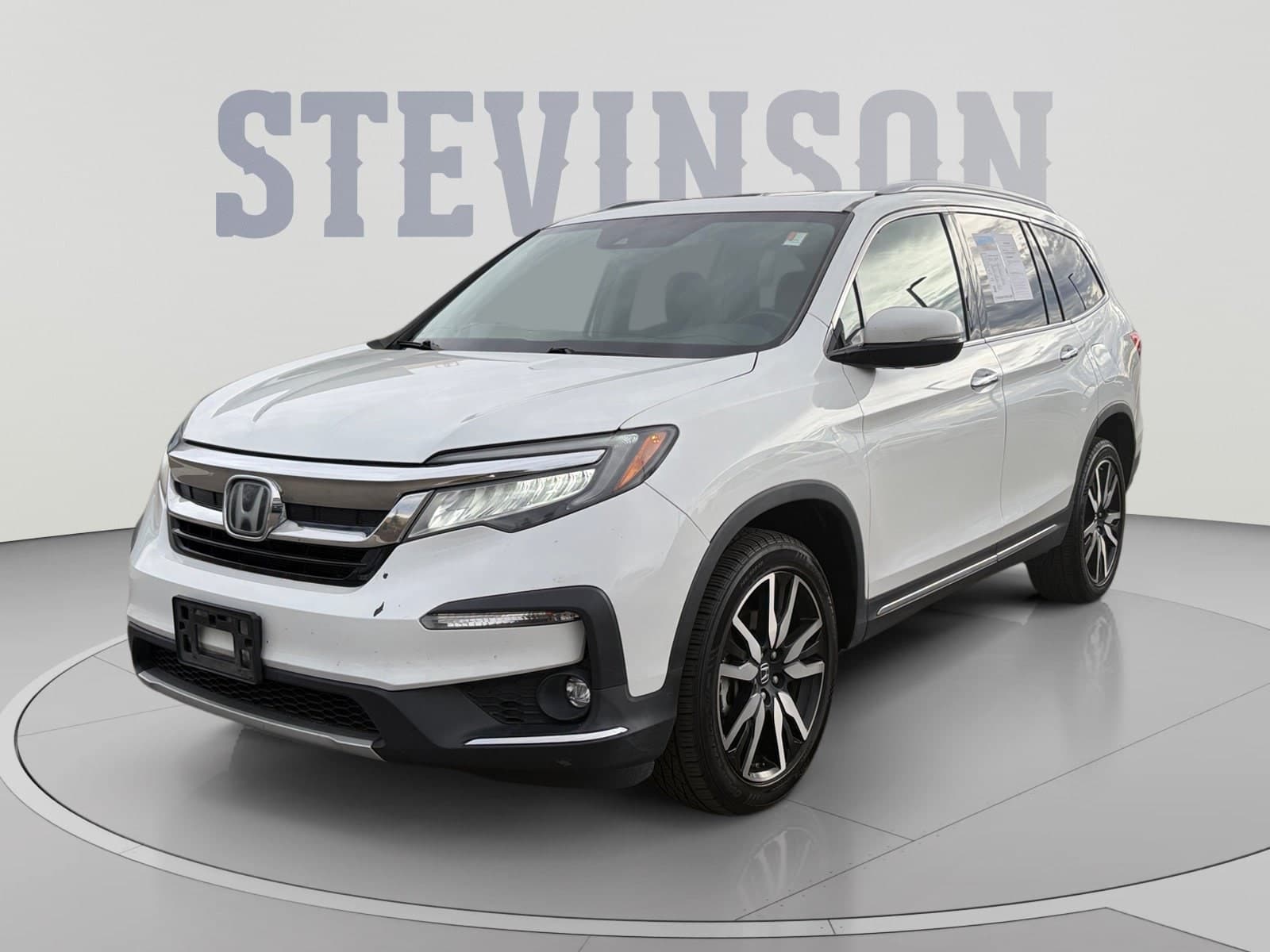 2021 Honda Pilot Touring 7-Passenger — photo 1 of 33