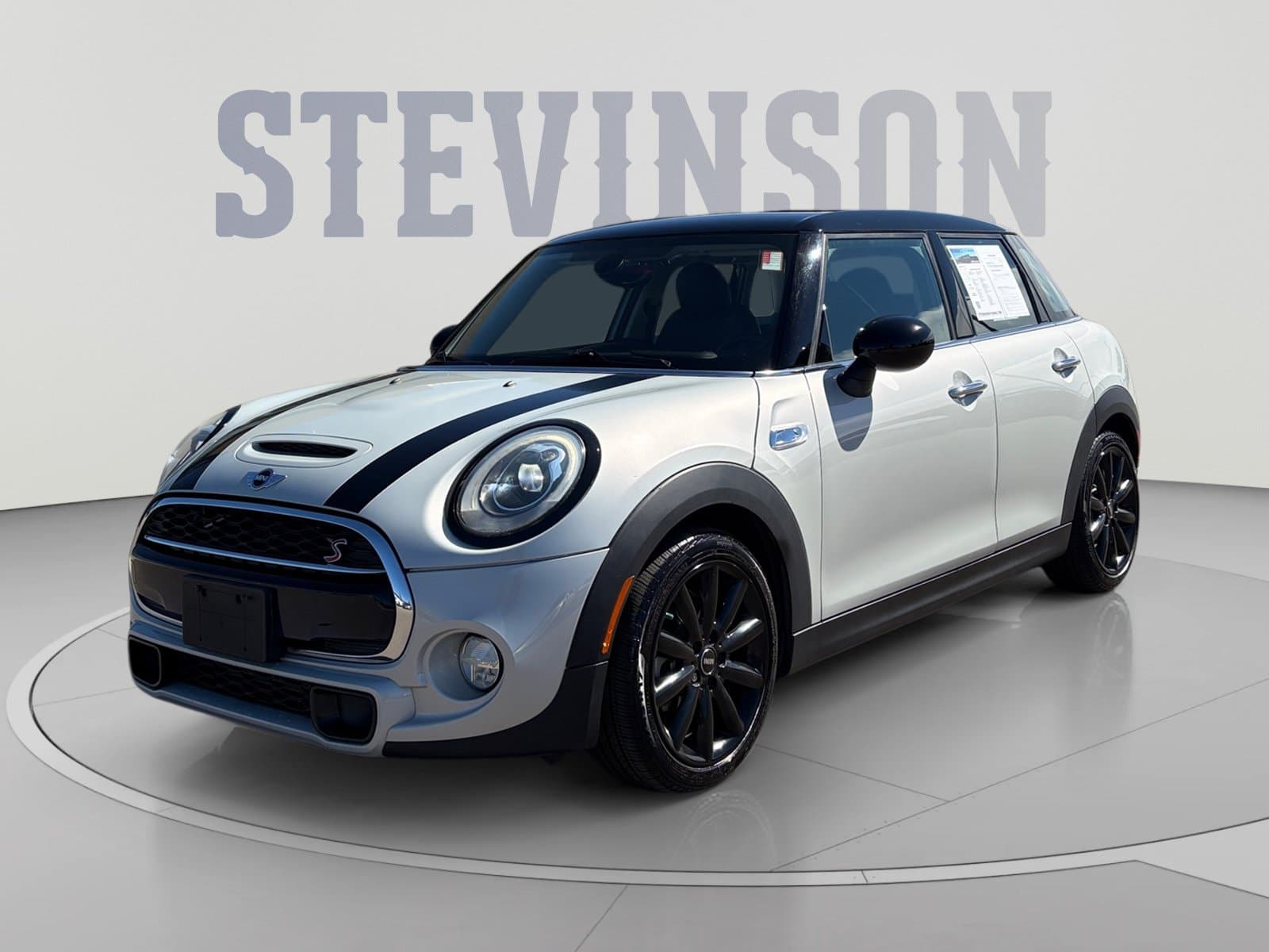 2015 Mini Cooper Hardtop 4 Door S — photo 1 of 33
