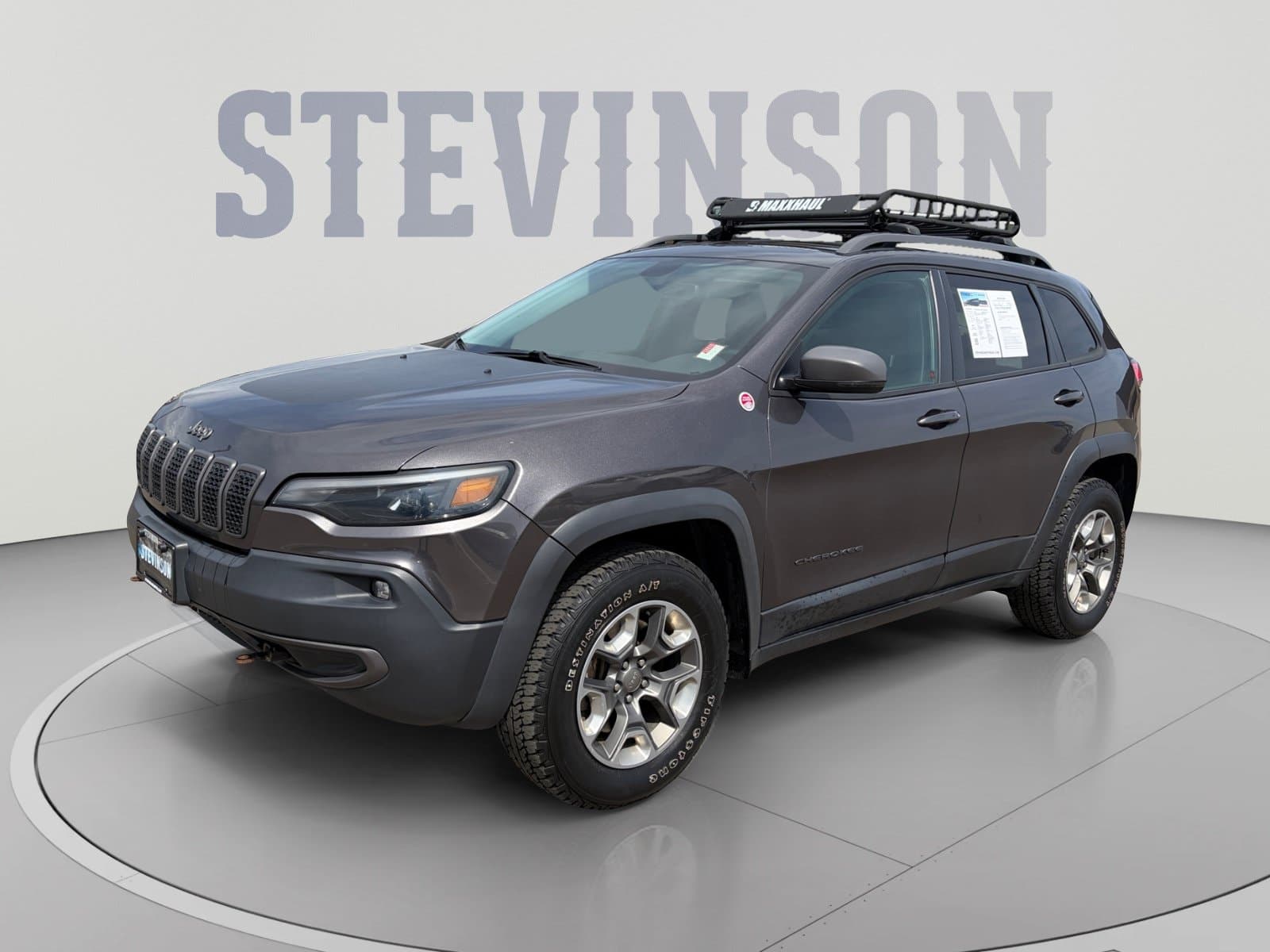 2019 Jeep Cherokee Trailhawk — photo 1 of 33