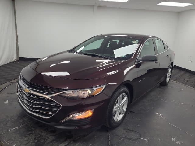 2020 Chevrolet Malibu Base — photo 1 of 35