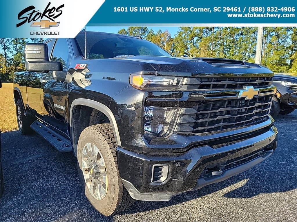 2025 Chevrolet Silverado 2500HD Custom — photo 1 of 8