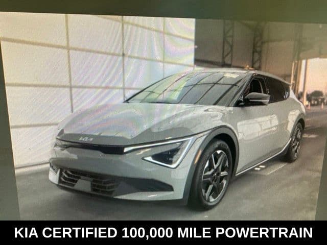 2025 Kia EV6 Base — photo 1 of 10