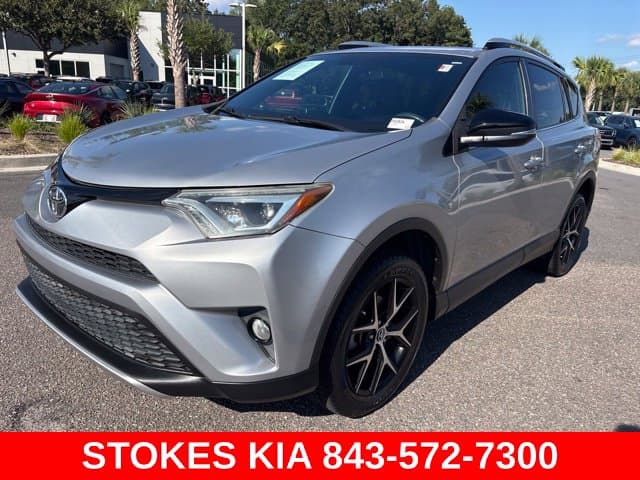 2016 Toyota RAV4 SE — photo 1 of 37