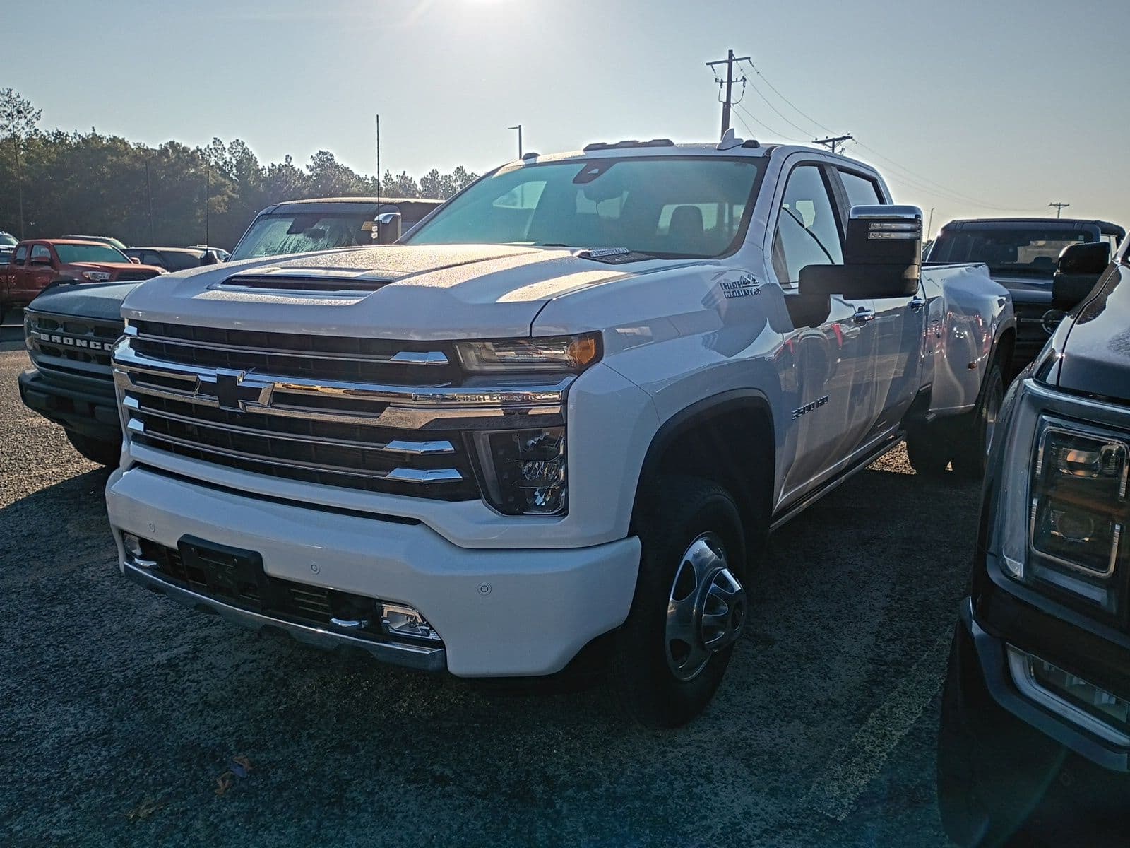 2021 Chevrolet Silverado 3500HD High Country — photo 1 of 5