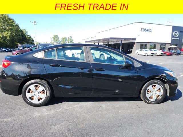 2017 Chevrolet Cruze LS — photo 1 of 30