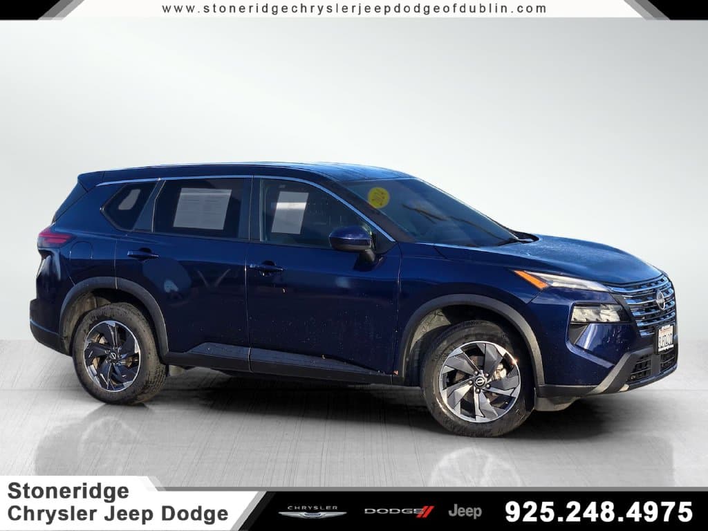 2024 Nissan Rogue SV — photo 1 of 32
