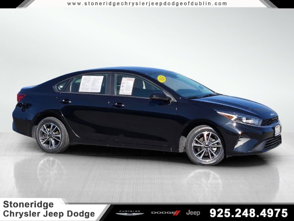 2024 Kia Forte LXS — photo 1 of 31