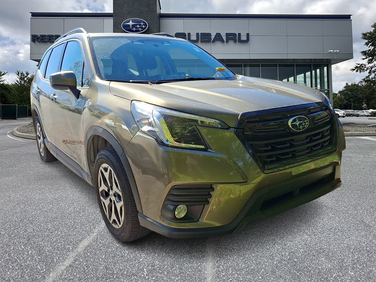 2023 Subaru Forester Premium — photo 1 of 5
