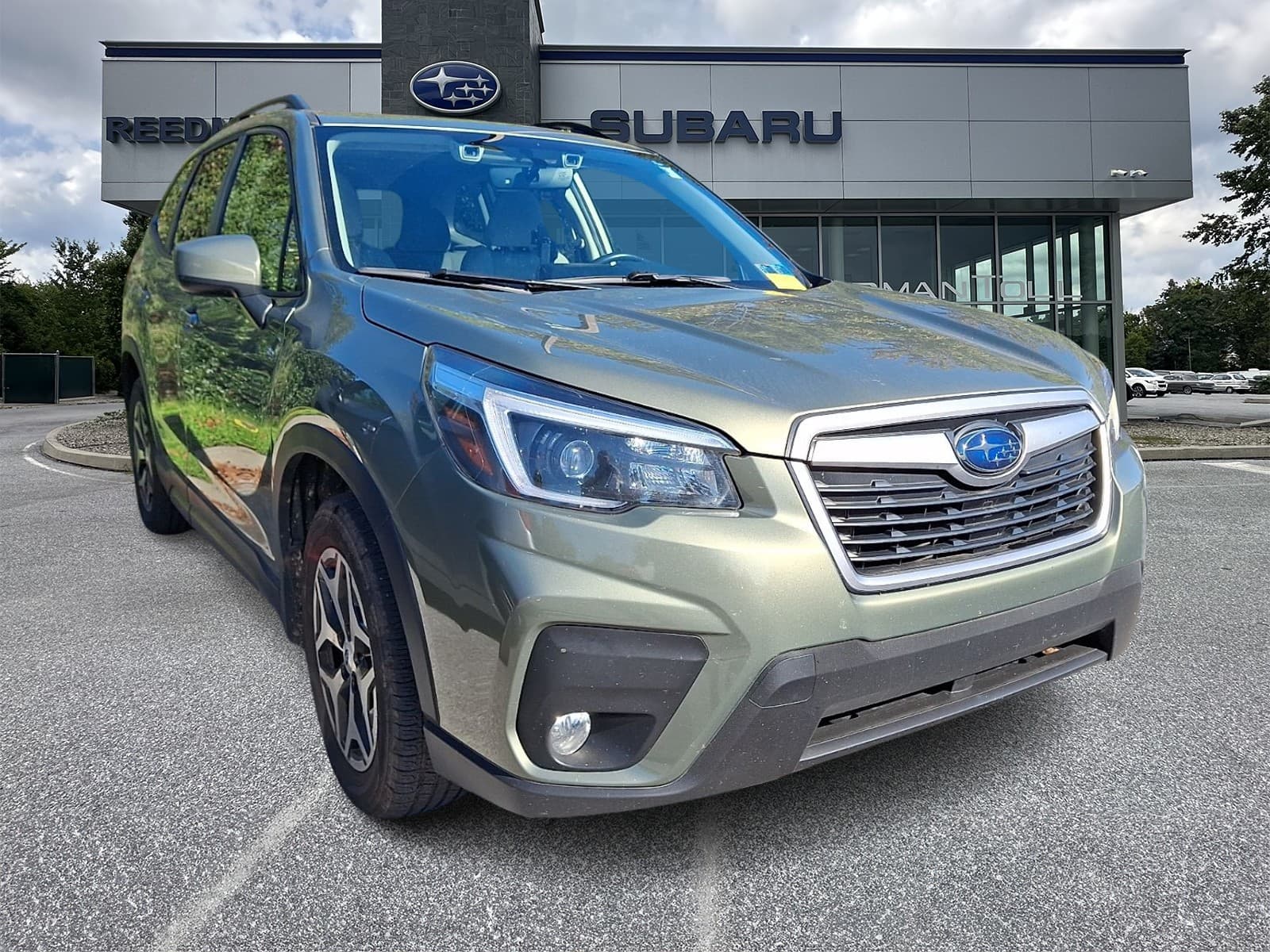 2021 Subaru Forester Premium — photo 1 of 5